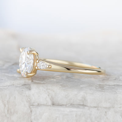 Lulu ~ Brilliant Engagement Ring
