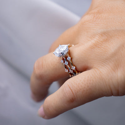 Catalina Oval Cut engagement Ring with Yara Wedding bands