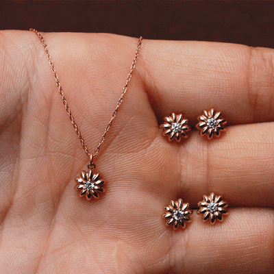 Daisy Canadian Diamond Necklace
