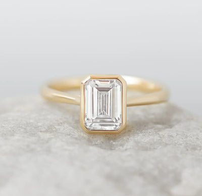 Bezel Settings & Head Orientation for Modern Engagement Rings