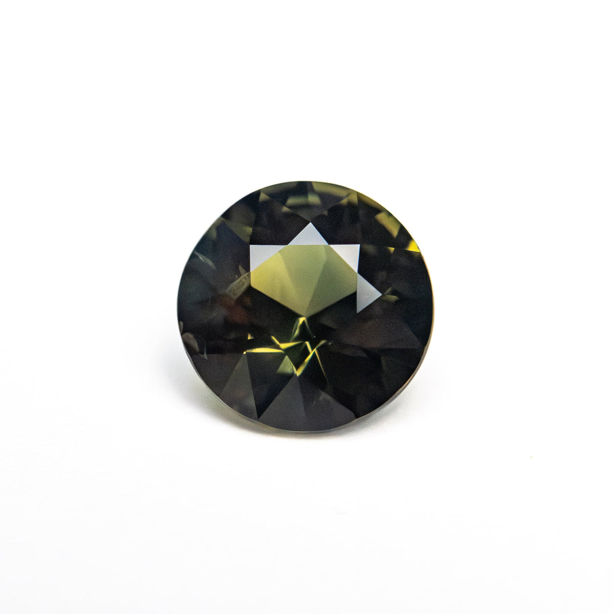 1.53ct 7.04x7.10x4.30mm Round Brilliant Sapphire 25371-02