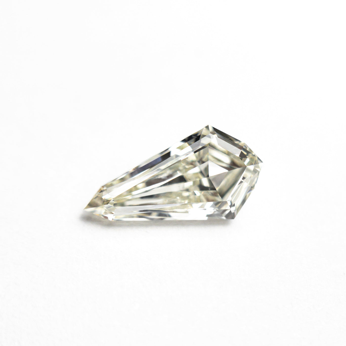 0.95ct 9.89x5.22x2.99mm SI1 L Shield Step Cut 25955-02