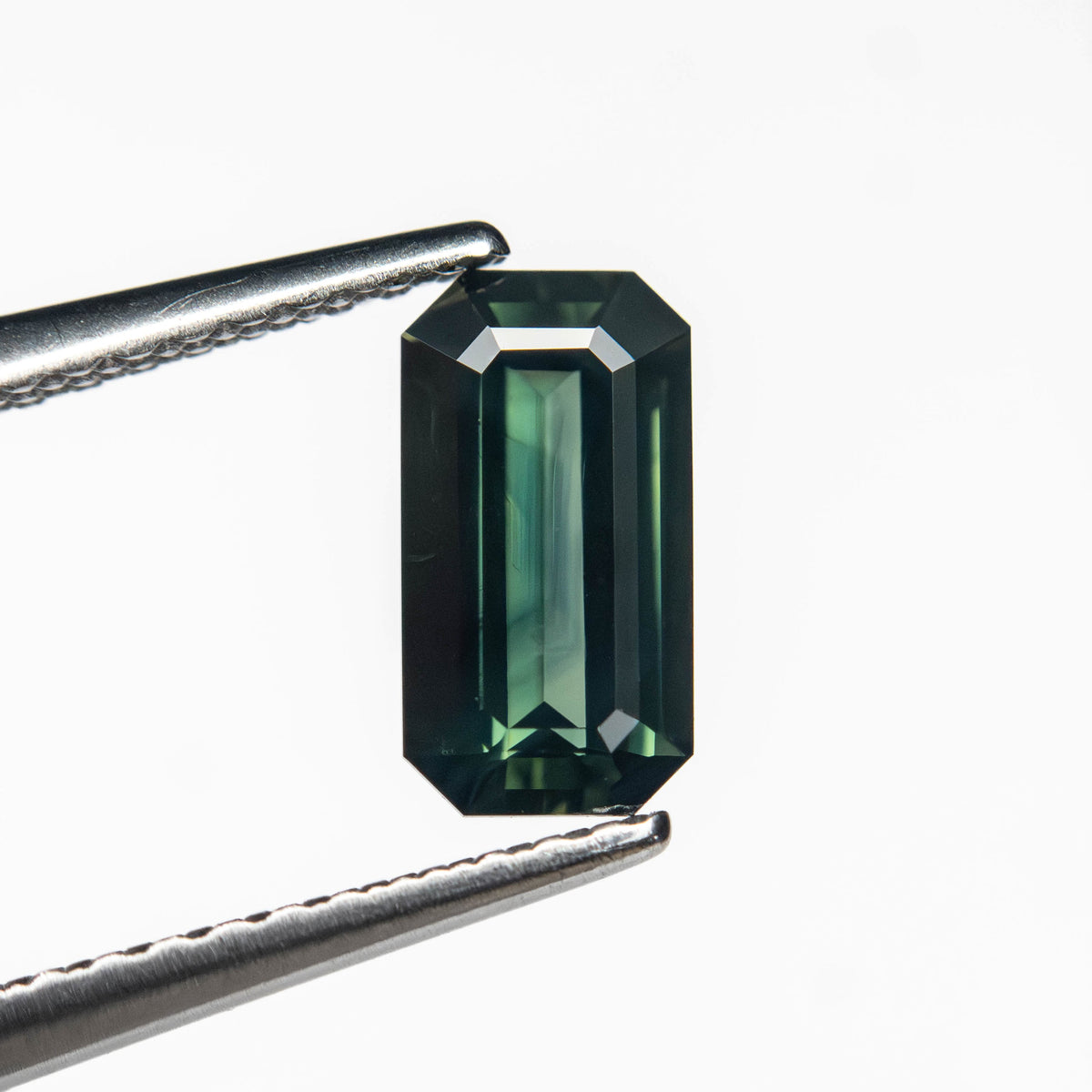 0.99ct 7.89x4.20x2.78mm Cut Corner Rectangle Steph Cut Sapphire 27329-05