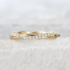 Briar ~ Diamond Ring