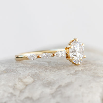 Willa ~ Side Stone Ring