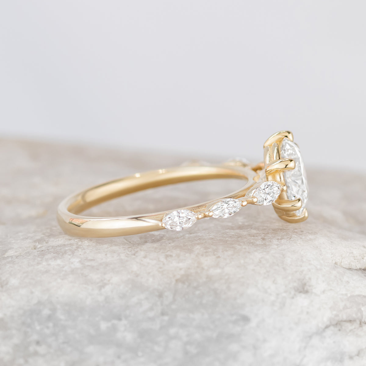 Willa ~ Side Stone Ring
