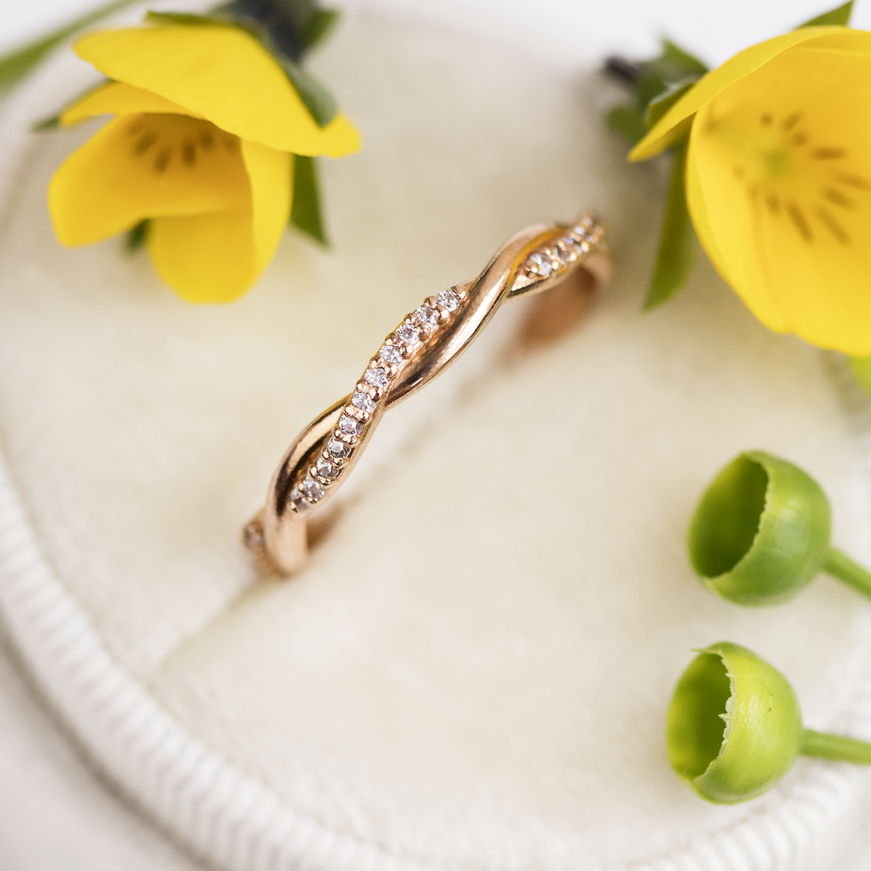Briar ~ Diamond Ring