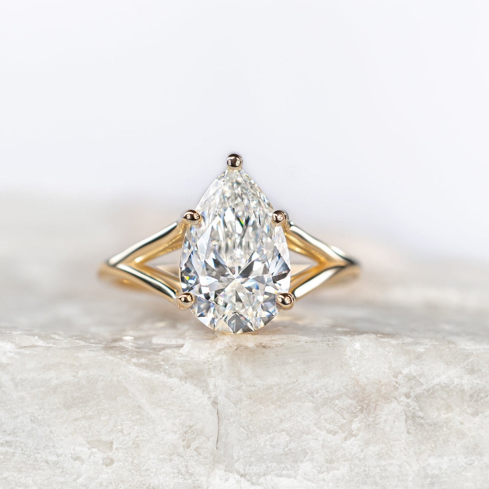 Finn ~ Pear Split Band Ring