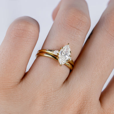 Lulu ~ Oval Engagement Ring