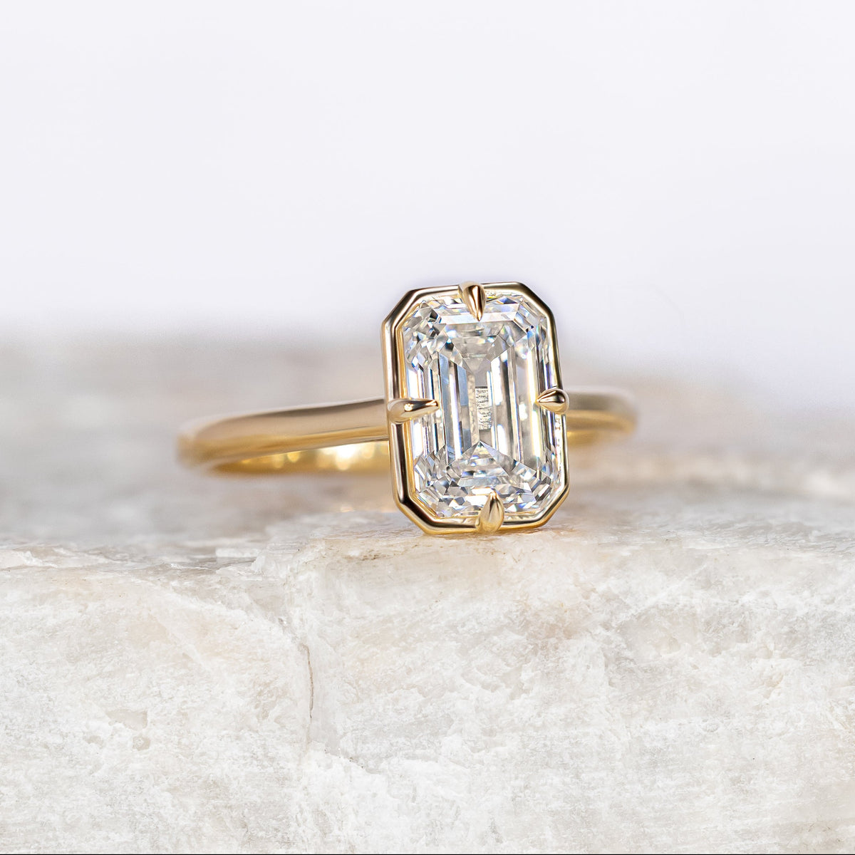 Paloma ~ Collet Ring