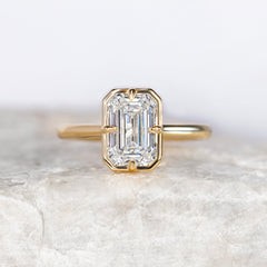 Paloma ~ Collet Ring