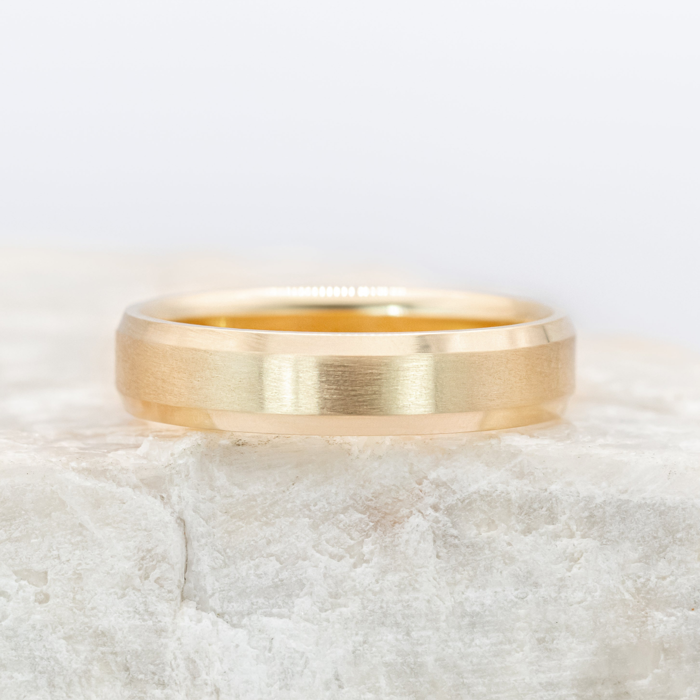 AUREA. Hoop Ring （Silver925）ゴールド　Мサイズ Theo Beveled Edge Wedding Ring | Laura Preshong – Laura-Preshong