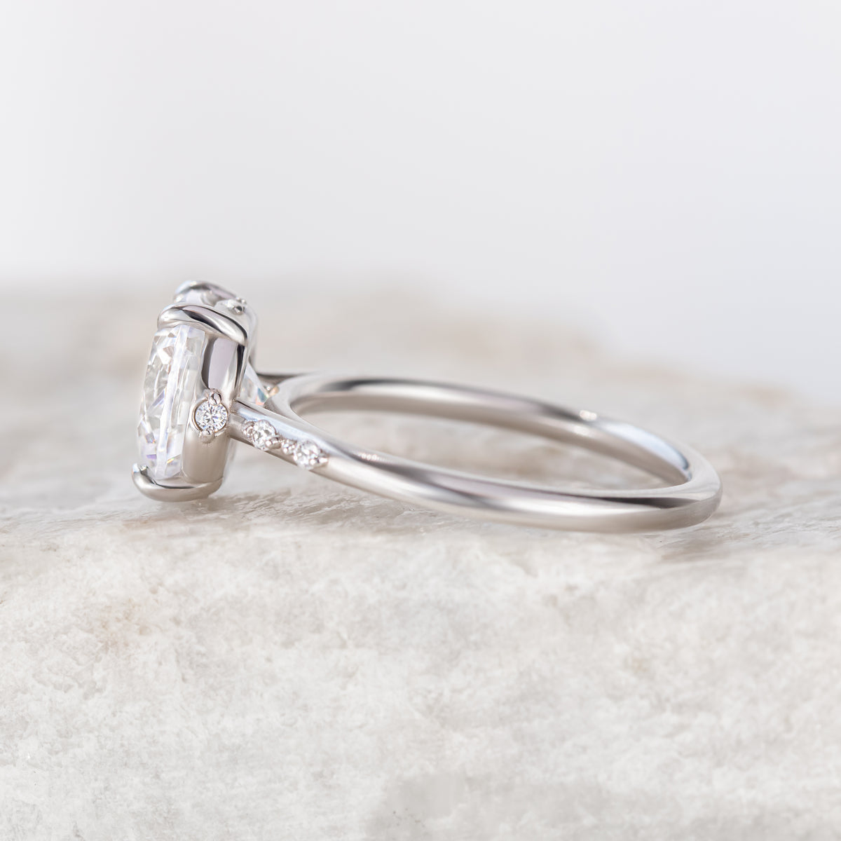 Wren ~ Round Brilliant Engagement Ring