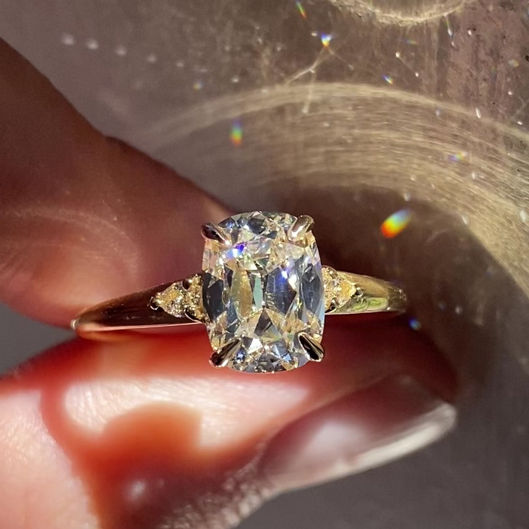 Lulu ~ Oval Cut Ring