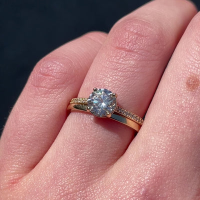 Mia ~ Wedding Ring