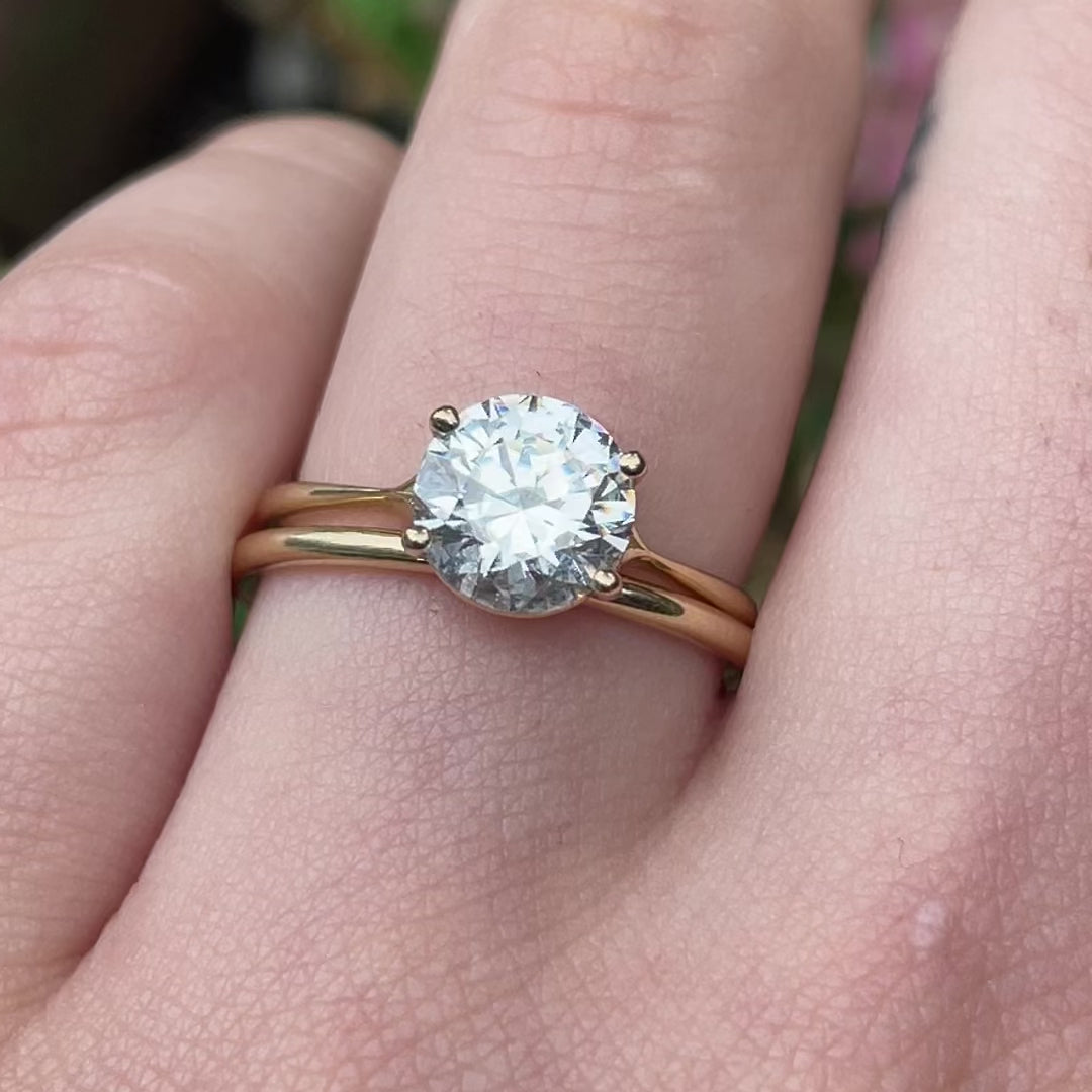 Uma Petite ~ Tapered Ring