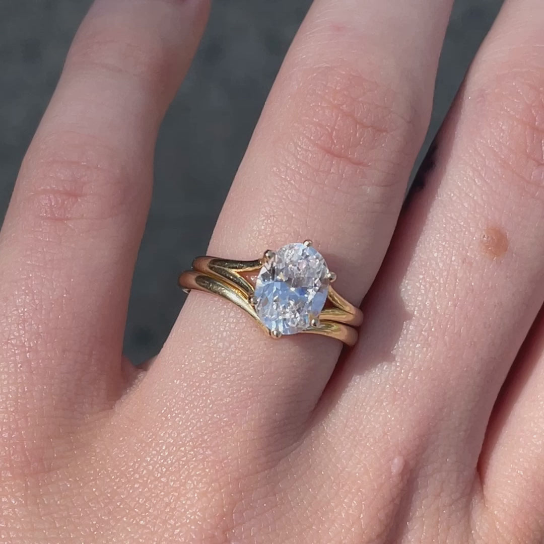 Vida ~ Curve Wedding Ring