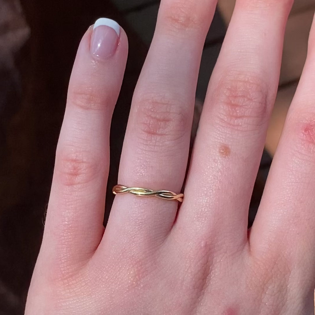 Twiggy ~ Wedding Ring
