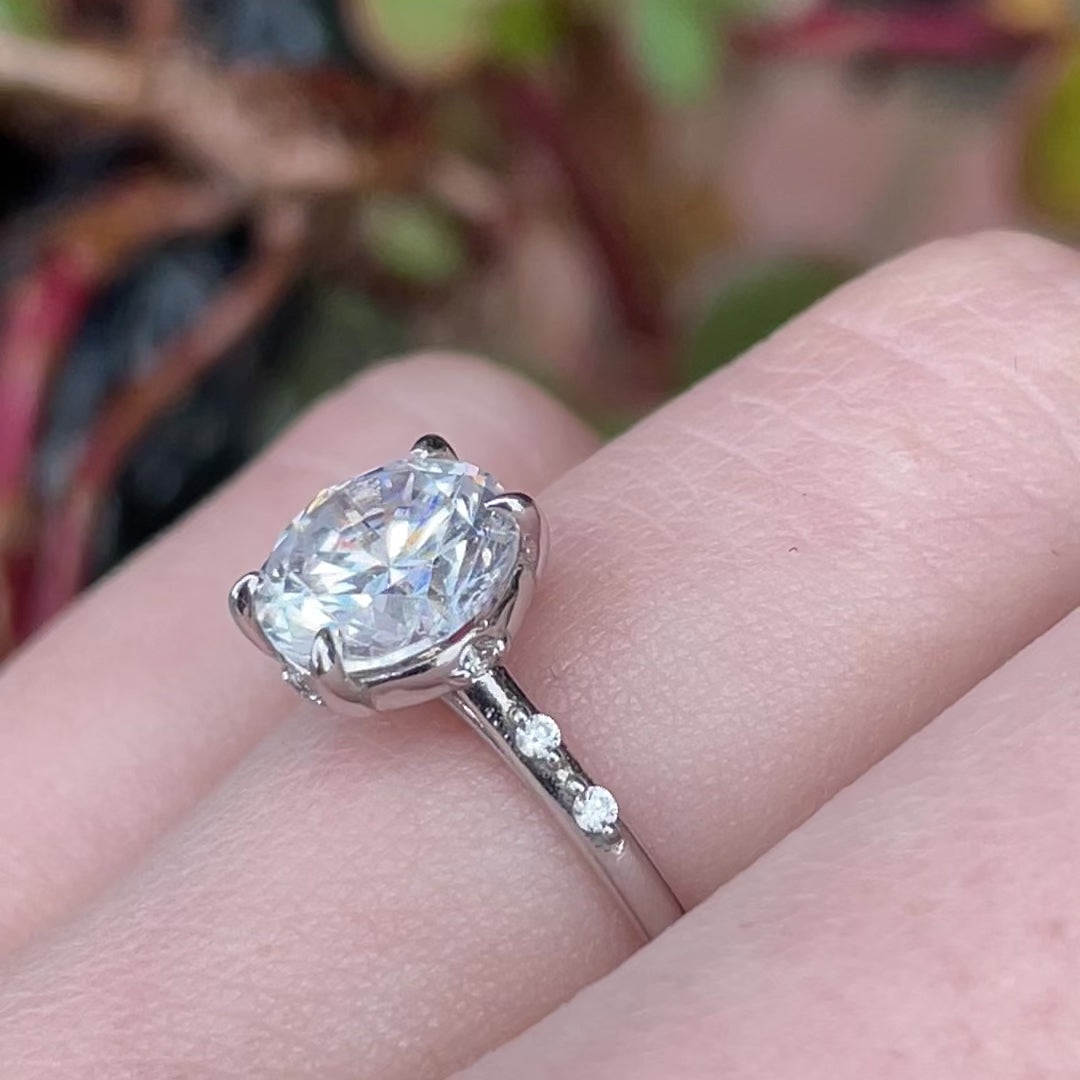 Wren ~ Round Brilliant Engagement Ring