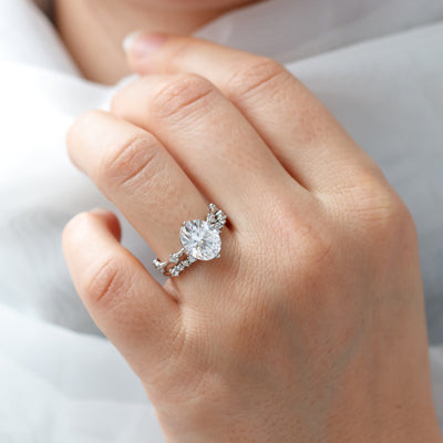 Catalina Oval Cut Solitaire 2.0 carats Moissanite