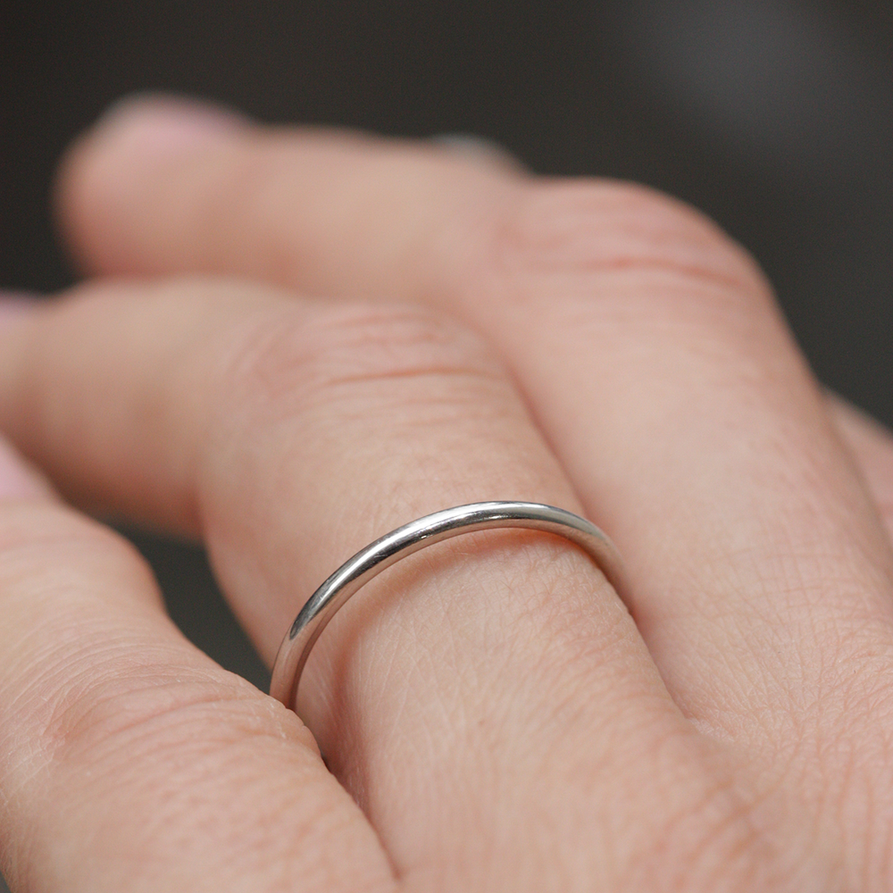 Uma Petite Round Wedding Band