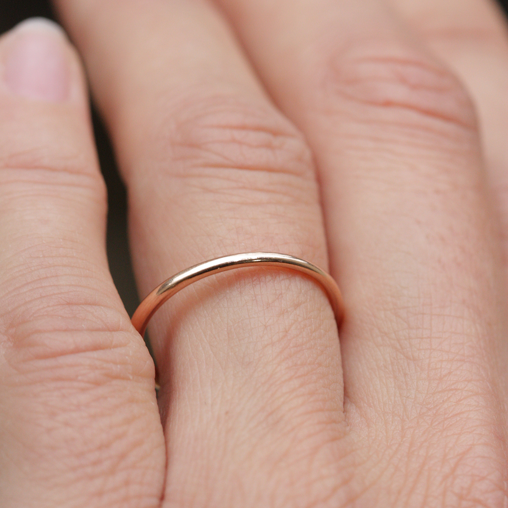 Uma Petite Round Wedding Band