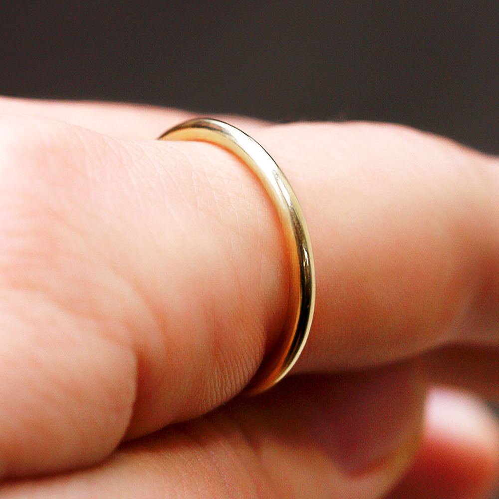 Uma Tapered Round Ring