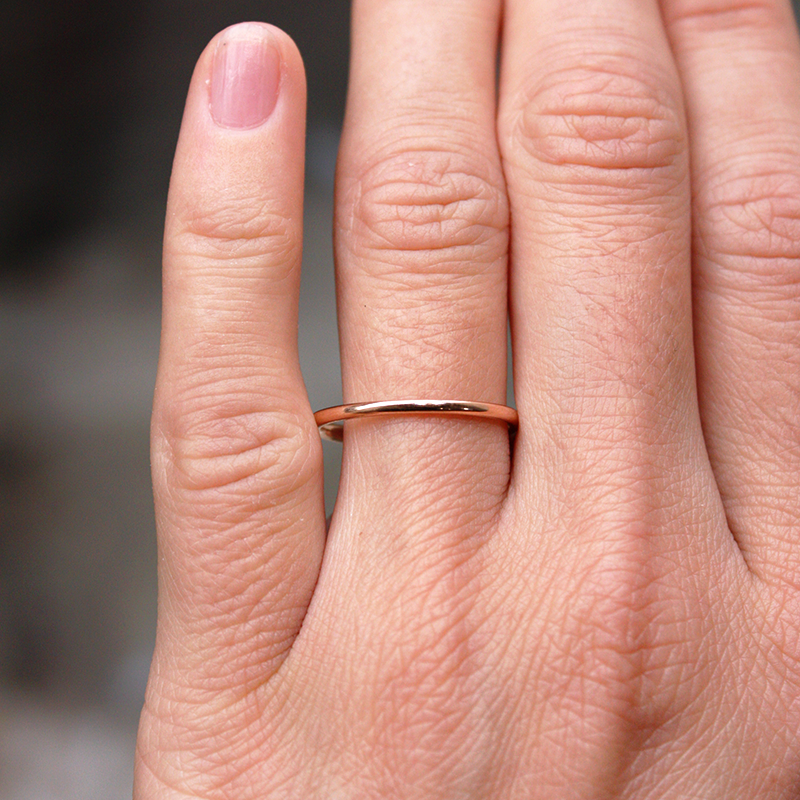 Uma Petite Round Wedding Band