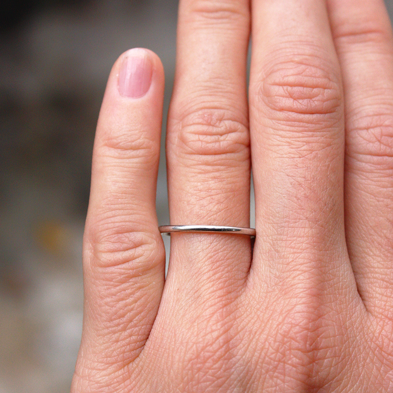 Uma Petite Round Wedding Band